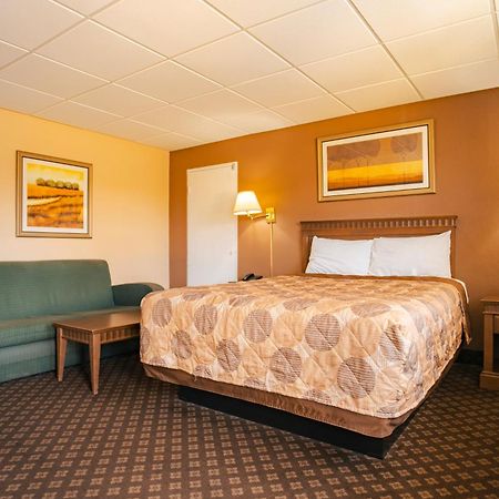 Faulds Motel 사니아 외부 사진
