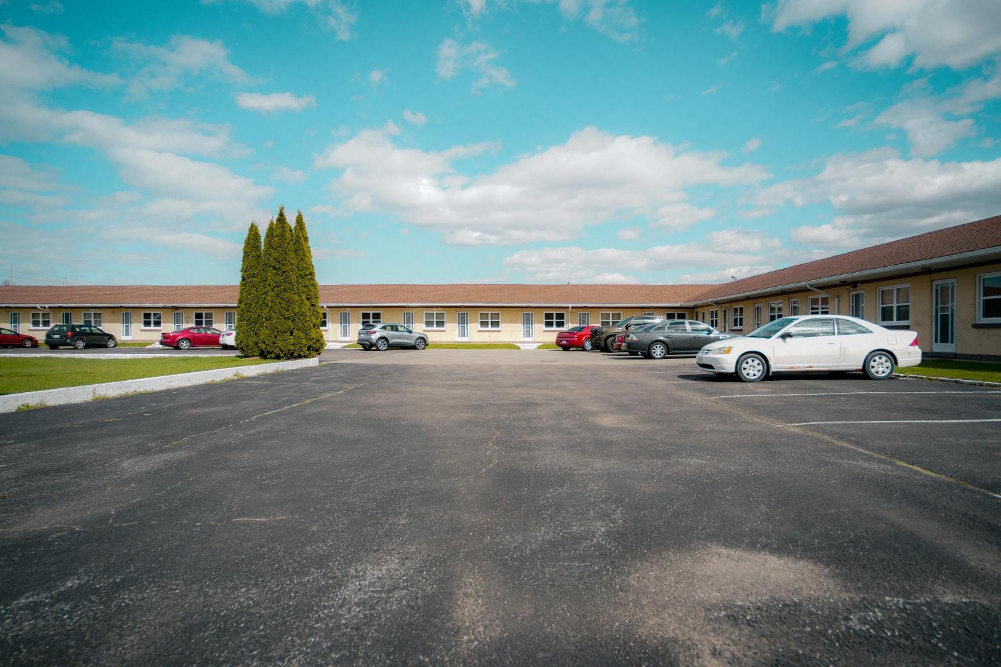 Faulds Motel 사니아 외부 사진